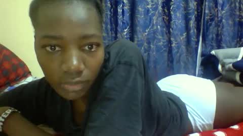 lunah_kitty online show from April 21, 2026, 9:15 am