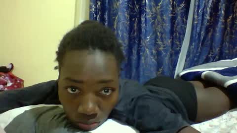 lunah_kitty online show from May 5, 2026, 4:31 am