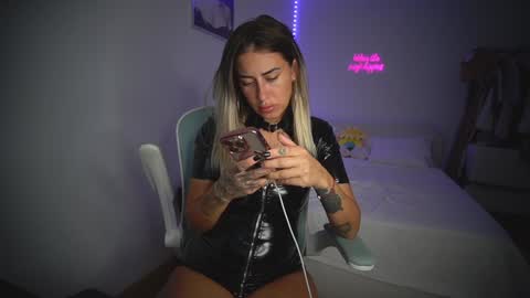 Laura online show from October 10, 2025, 8:35 am