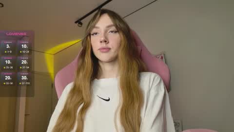 Snapshot of lunainnk chatting on October 11, 2025, 10:08 pm Luna online show from October 11, 2025, 10:08 pm