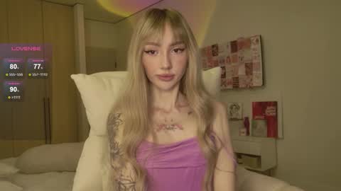 Luna online show from March 3, 2026, 8:04 pm