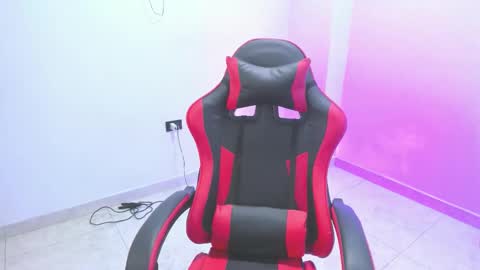 lunakill online show from February 11, 2026, 6:13 pm