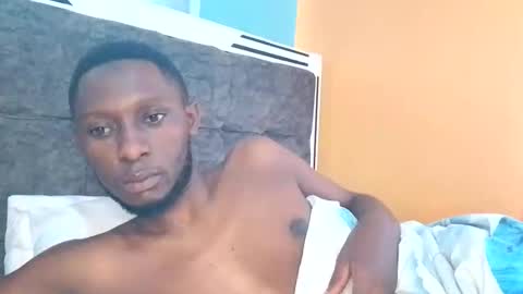lunalove22_ online show from April 7, 2026, 4:13 am