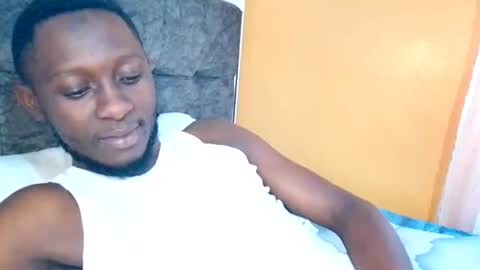 lunalove22_ online show from April 9, 2026, 3:39 am