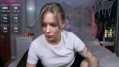 Snapshot of lunaluxyx chatting on October 20, 2025, 2:50 pm Luna online show from October 20, 2025, 2:50 pm