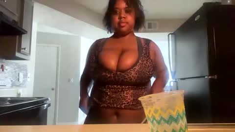 Snapshot of lunamoth00 chatting on March 2, 2026, 5:42 pm lunamoth00 online show from March 2, 2026, 5:42 pm