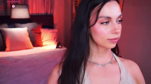 Snapshot of lunanight_ chatting on June 6, 2026, 8:46 pm Luna next streams Mon Fri Sat Sun 8pm-5am gmt0 online show from June 6, 2026, 8:46 pm