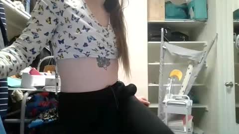 Snapshot of lunapixie2020 chatting on June 3, 2026, 4:26 am lunapixie2020 online show from June 3, 2026, 4:26 am