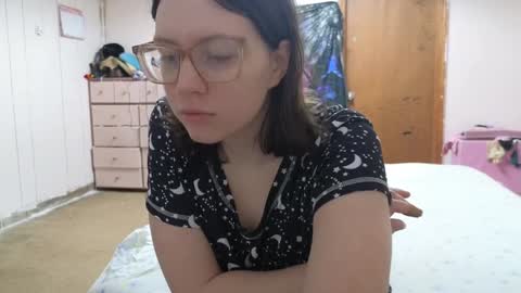 Snapshot of lunaquinn45 chatting on December 26, 2024, 4:25 pm lunaquinn45 online show from December 26, 2024, 4:25 pm