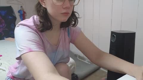 Snapshot of lunaquinn45 chatting on January 3, 2025, 12:22 am lunaquinn45 online show from January 3, 2025, 12:22 am