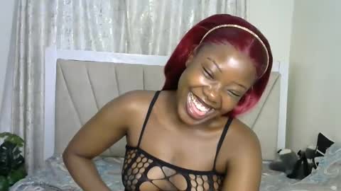 Snapshot of lunar_chocolate000 chatting on April 9, 2026, 7:08 pm Smiley online show from April 9, 2026, 7:08 pm