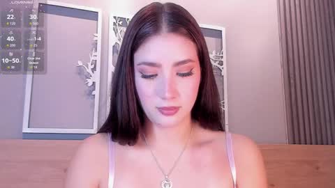 Luna  online show from November 26, 2025, 7:15 pm