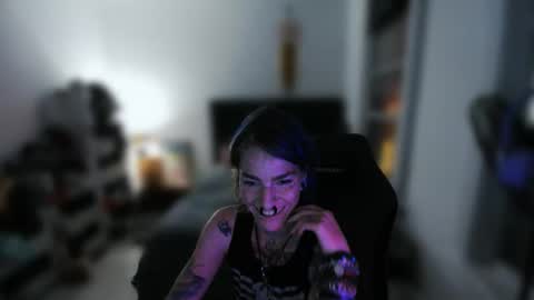 lunaraccoona online show from June 10, 2026, 2:12 am