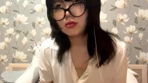 Snapshot of lunaraus chatting on October 10, 2025, 8:08 pm Yuna online show from October 10, 2025, 8:08 pm