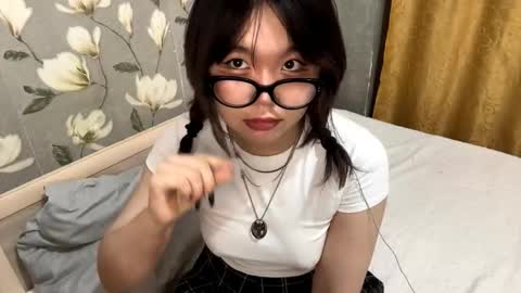 Snapshot of lunaraus chatting on November 14, 2025, 4:28 pm Yuna online show from November 14, 2025, 4:28 pm