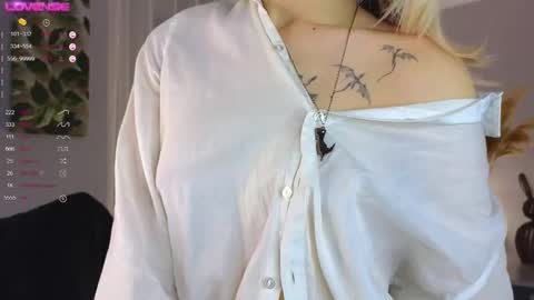 Snapshot of lunariabliss chatting on October 20, 2025, 3:01 pm Kelly online show from October 20, 2025, 3:01 pm