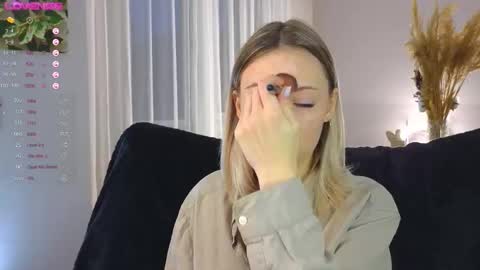 Snapshot of lunariabliss chatting on October 21, 2025, 2:40 pm Kelly online show from October 21, 2025, 2:40 pm