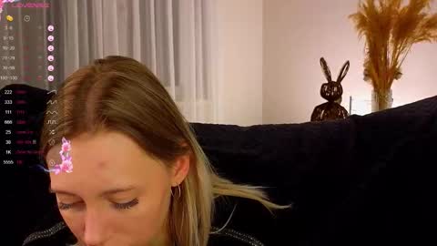 Snapshot of lunariabliss chatting on November 9, 2025, 2:37 pm Kelly online show from November 9, 2025, 2:37 pm