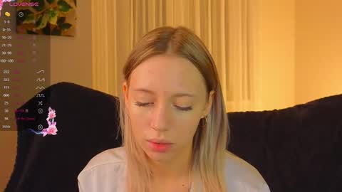 Snapshot of lunariabliss chatting on November 14, 2025, 2:38 pm Kelly online show from November 14, 2025, 2:38 pm