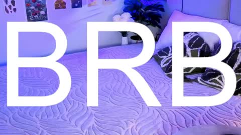 lunariafox online show from April 16, 2026, 9:39 pm