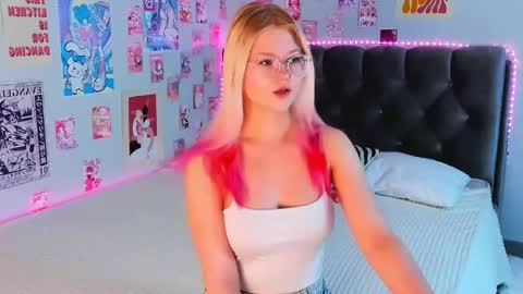 lunariafox online show from June 2, 2026, 2:52 pm