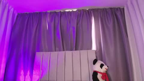 Snapshot of lunariddle_ chatting on January 22, 2025, 6:41 pm Luna online show from January 22, 2025, 6:41 pm