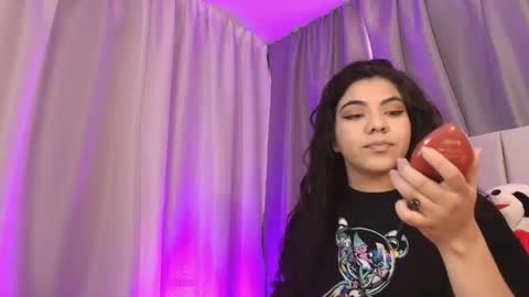 Snapshot of lunariddle_ chatting on January 30, 2025, 7:15 pm Luna online show from January 30, 2025, 7:15 pm