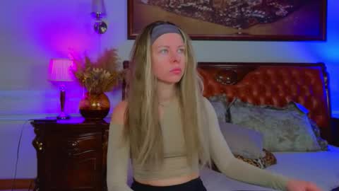 Snapshot of lunarishi chatting on January 13, 2026, 6:08 am Luna Rishi online show from January 13, 2026, 6:08 am