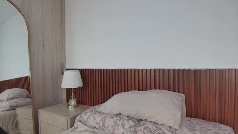 Luna Rousse online show from April 1, 2026, 2:45 am