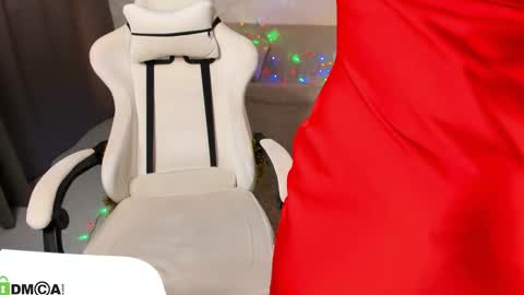 LunasShine online show from January 17, 2026, 4:06 am