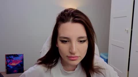 Kate online show from November 27, 2025, 1:24 pm