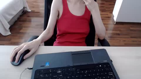 Snapshot of lunavibe_ chatting on June 21, 2026, 11:46 am lunavibe_ online show from June 21, 2026, 11:46 am