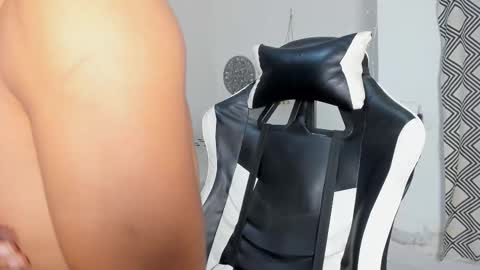 Snapshot of lunay_bigcock420 chatting on October 21, 2025, 9:21 am lunay_bigcock420 online show from October 21, 2025, 9:21 am