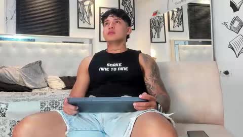 Snapshot of lunay_xtreemboy chatting on September 10, 2025, 3:06 am Lunay online show from September 10, 2025, 3:06 am