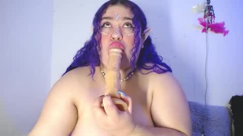 Snapshot of lunitaa_0 chatting on December 29, 2024, 10:34 am L U N I T A online show from December 29, 2024, 10:34 am