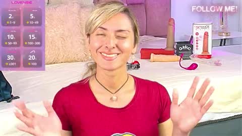 lunitadiva online show from November 30, 2025, 3:49 pm