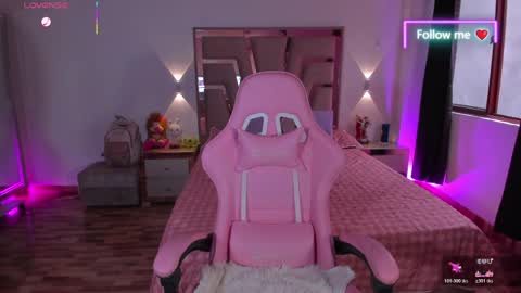 LUNA ROSE online show from April 11, 2026, 8:02 pm