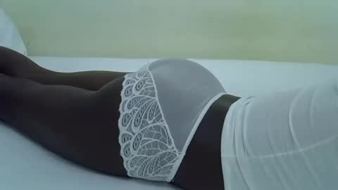 Snapshot of lupitah_ chatting on January 11, 2025, 1:06 am sweet girl online show from January 11, 2025, 1:06 am