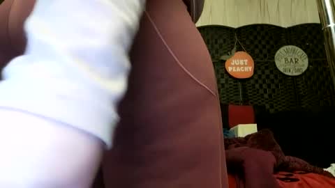 .Clarissa. Follow me on Instagram   miss buns  online show from February 26, 2025, 8:59 am