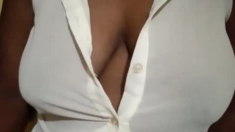 Snapshot of lustinshadows chatting on October 29, 2025, 12:18 pm Nessy online show from October 29, 2025, 12:18 pm