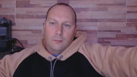 lustonfan online show from May 20, 2026, 11:16 am