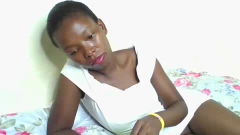 Snapshot of lustrousnerd chatting on February 19, 2025, 3:39 am Noreh online show from February 19, 2025, 3:39 am