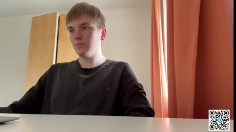 Snapshot of lustviper chatting on October 18, 2025, 9:32 am Nik online show from October 18, 2025, 9:32 am