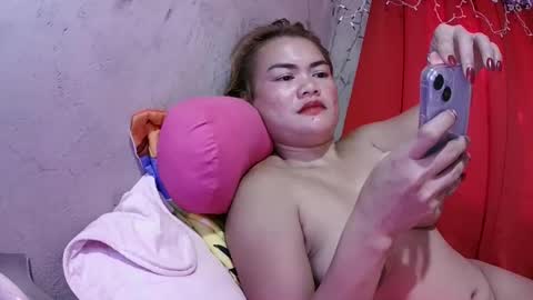 Snapshot of lusty_babe25 chatting on December 4, 2025, 5:28 am Flora Mae online show from December 4, 2025, 5:28 am