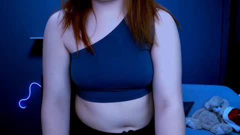 lusy_puff online show from February 11, 2025, 1:09 pm