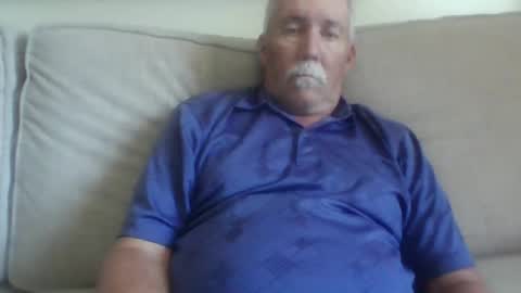 Snapshot of luv269er chatting on June 20, 2026, 6:33 pm luv269er online show from June 20, 2026, 6:33 pm