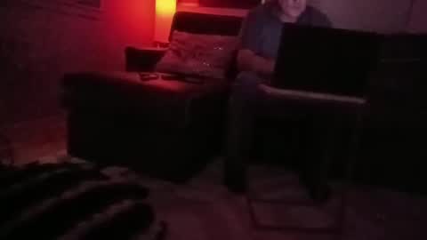 Snapshot of luv2toknstrok chatting on September 21, 2025, 11:01 am Luv2tokNstrok online show from September 21, 2025, 11:01 am