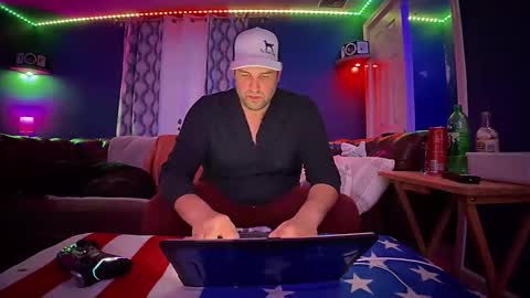 luv2watch1980 online show from November 11, 2025, 9:48 pm