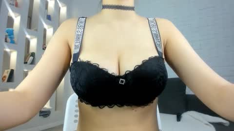 Yuna online show from October 29, 2025, 3:25 pm