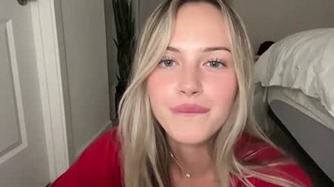 Snapshot of luvaimee chatting on October 7, 2025, 2:53 am Aimee online show from October 7, 2025, 2:53 am